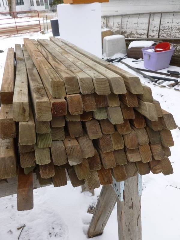 lot 29 image: Deck Spindles