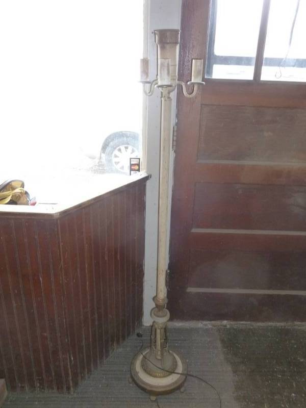 lot 58 image: Antique Floor Lamp