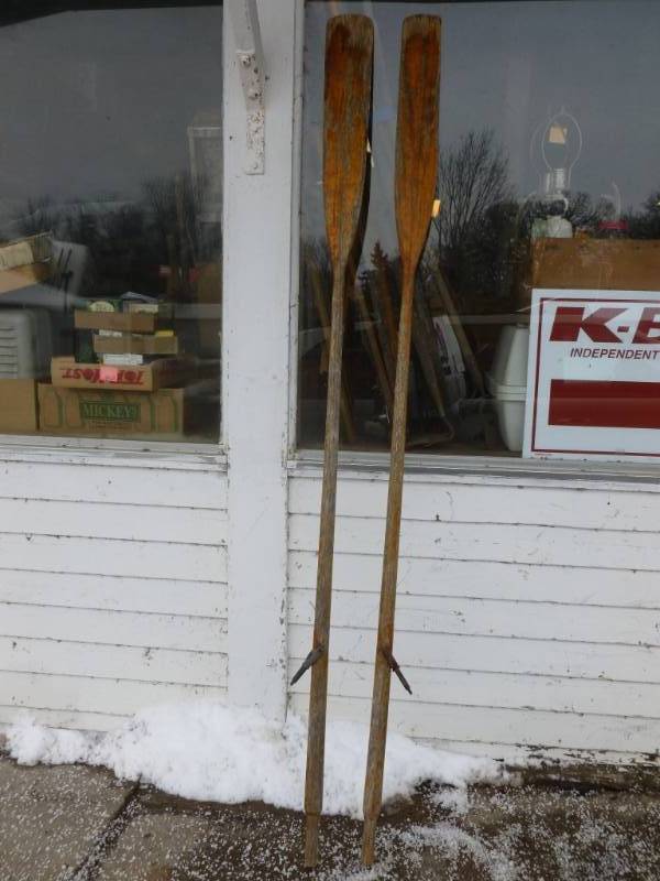 lot 60 image: Vintage Boat Oars