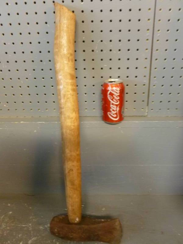 lot 74 image: Vintage Splitting Maul