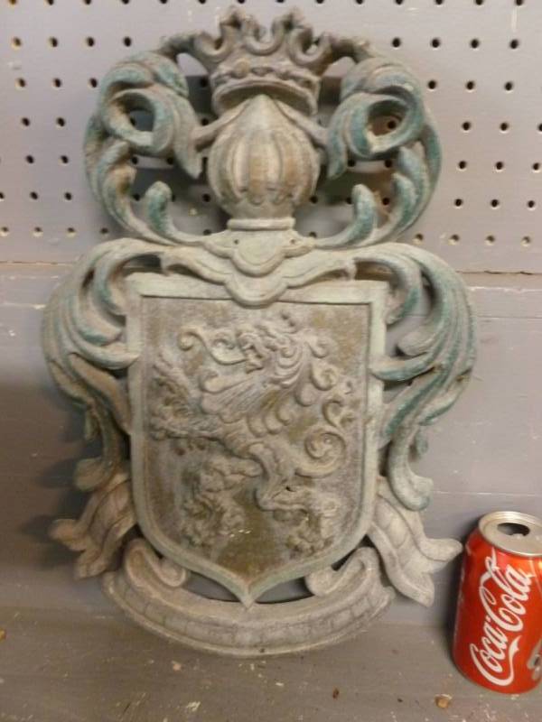 lot 86 image: Vintage Coat Of Arms