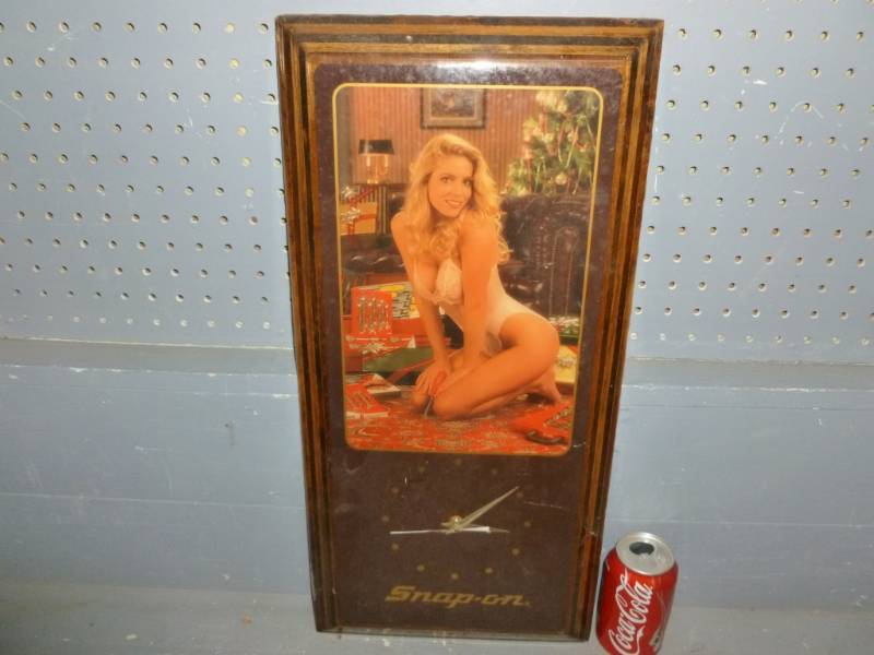 lot 89 image: Snap - On Clock