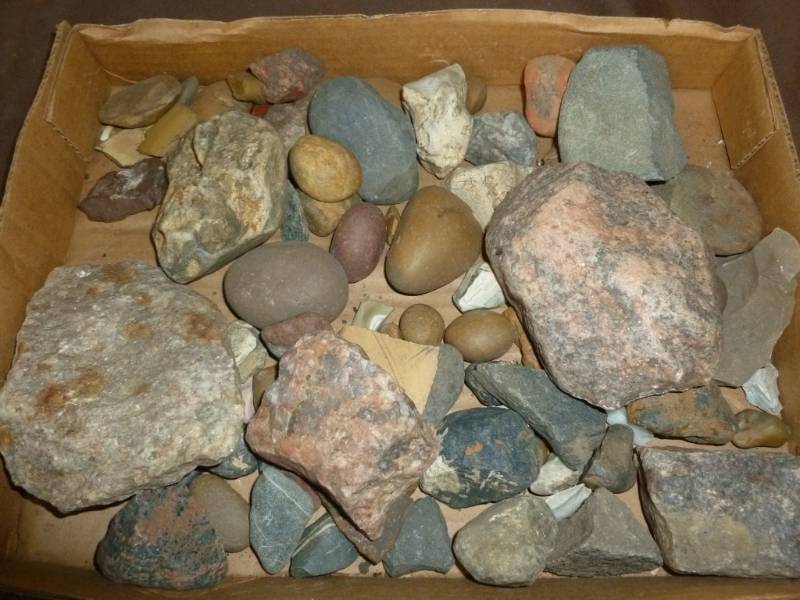 lot 92 image: Collector Rocks