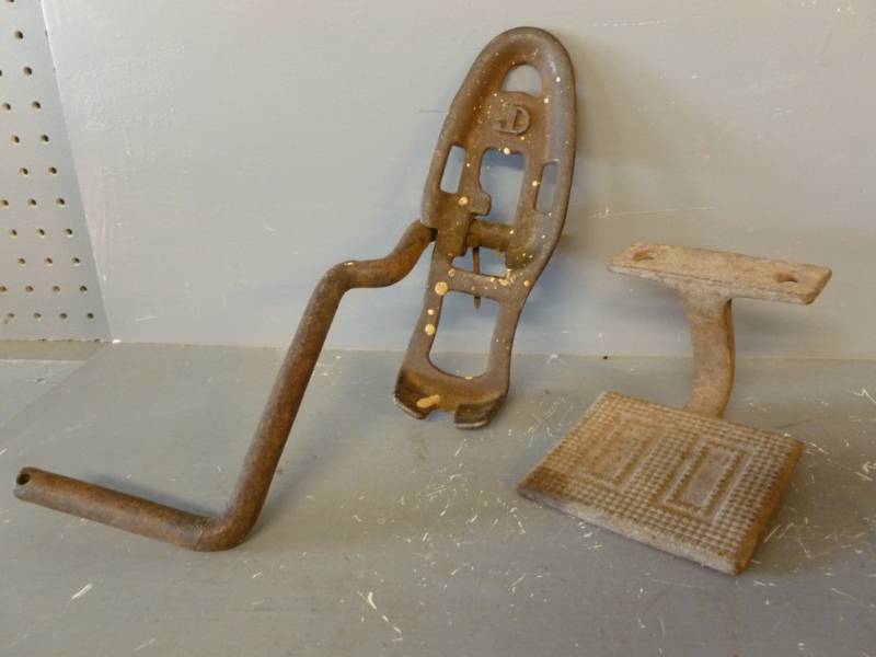 lot 124 image: Antique Iron Model T Step