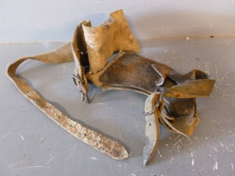 lot 125 image: Antique Corn Chucker