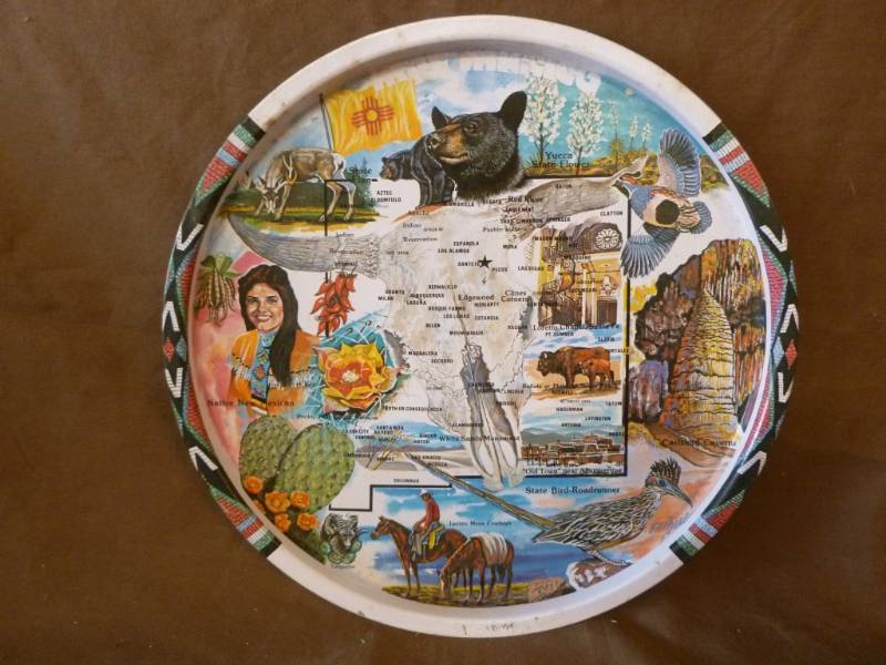 lot 128 image: Vintage Serving Tray