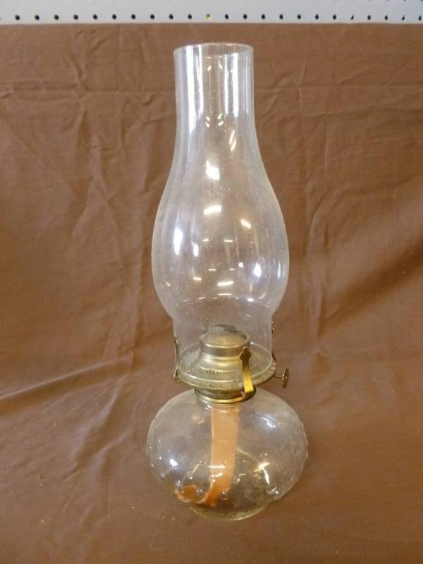 lot 137 image: Vintage Oil Lamp
