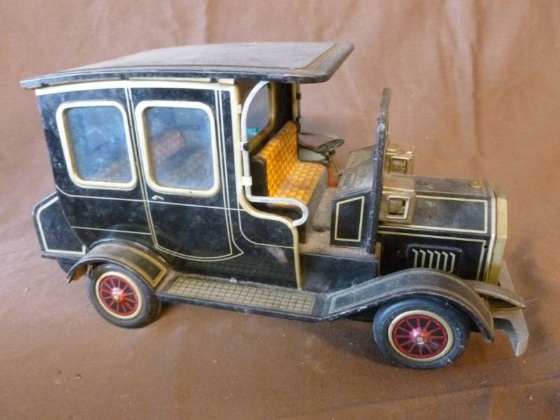 lot 155 image: Vintage Tin Car
