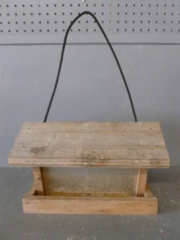 lot 199 image: Bird Feeder