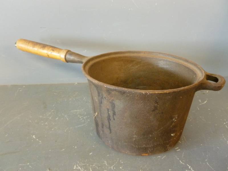lot 202 image: Cast Iron Pan