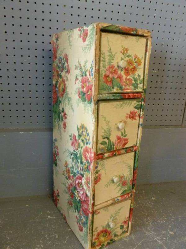 lot 204 image: Antique Handkerchief Drawer