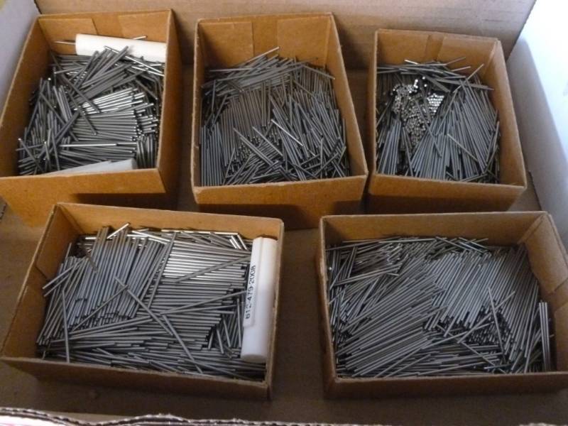 lot 213 image: Rock Tumbling Pins