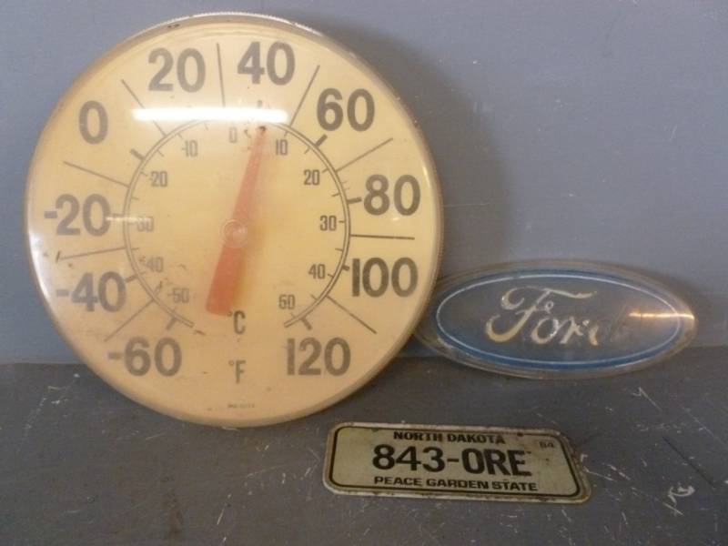 lot 220 image: Car Emblem