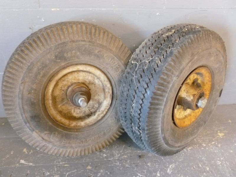 lot 249 image: Utility Tires