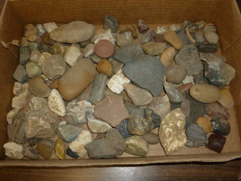 lot 258 image: Collector Rocks