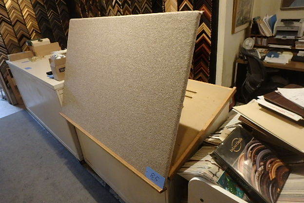 lot 85 image: Adjustable Slant Top Bench