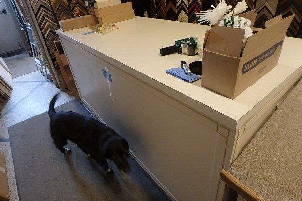 lot 86 image: Large Tall Counter