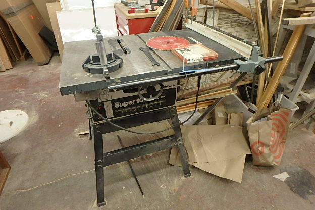 lot 142 image: Table Saw