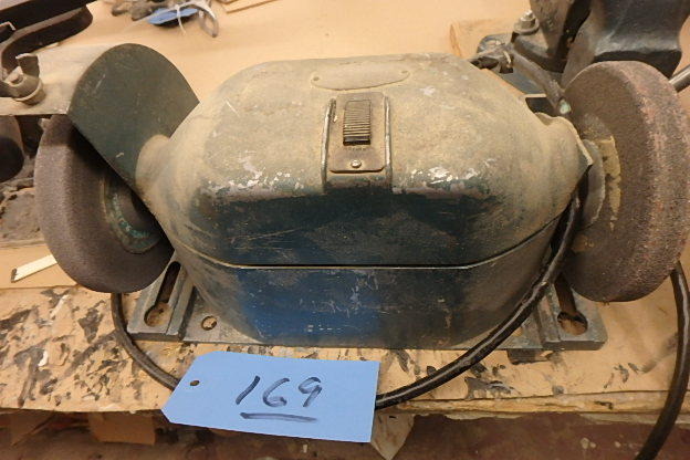 lot 169 image: Grinder, Vise