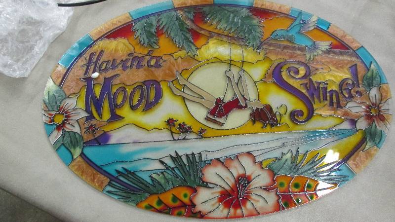 lot 6 image: Colored Glass Dcor Item- damaged ...