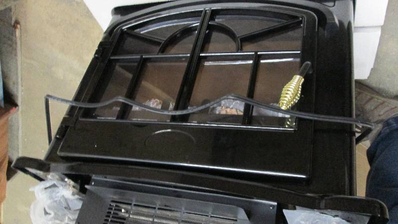 lot 78 image: Vintage-style Electric Fireplace op...