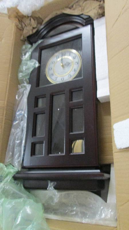 lot 101 image: Classic Wall Clock open box, untest...
