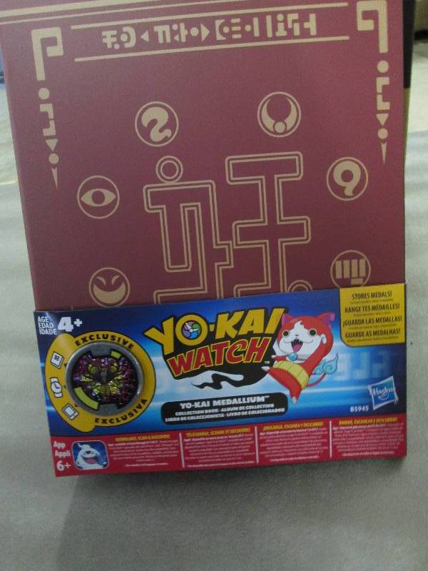 lot 243 image: Lot of 4 Yo-Kai Watch Yo-Kai Medall...