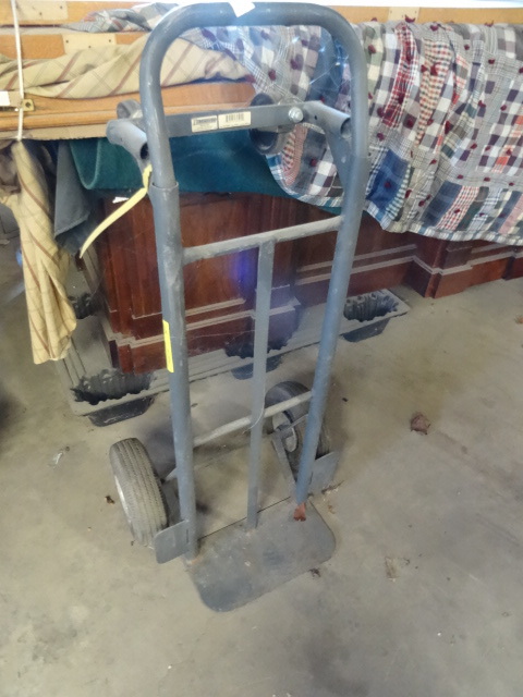 lot 3 image: Milwaukee convertible 2 wheeler...