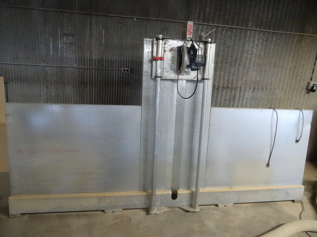 lot 7 image: Panel cutter with bosch 7 14 saw. ...