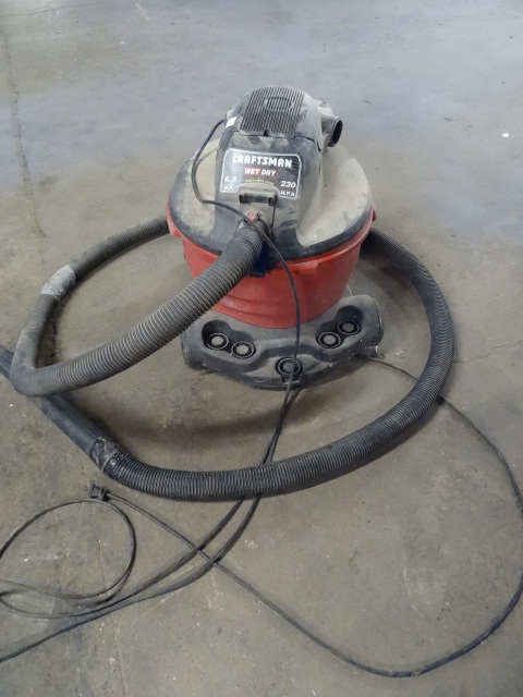 lot 16 image: Craftsman 6.5 hp wet dry vac...