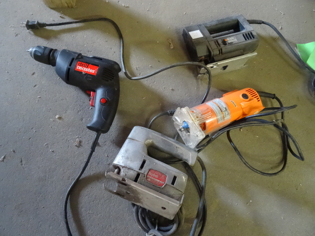 lot 72 image: 2 jig saws. Drill. Spiral saw...