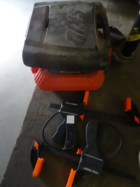 lot 74 image: 2 tool shop adjustable clamps. 2 em...