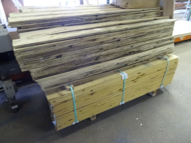lot 82 image: Wood fence boards. 5 12 x 72. 2 pa...