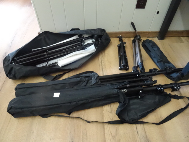 lot 101 image: Photography lighting stands for set...