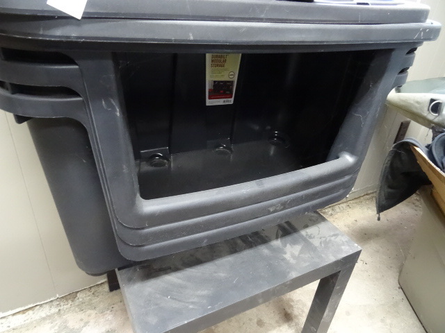 lot 107 image: Durabilt modular storage. 30 x 16  ...