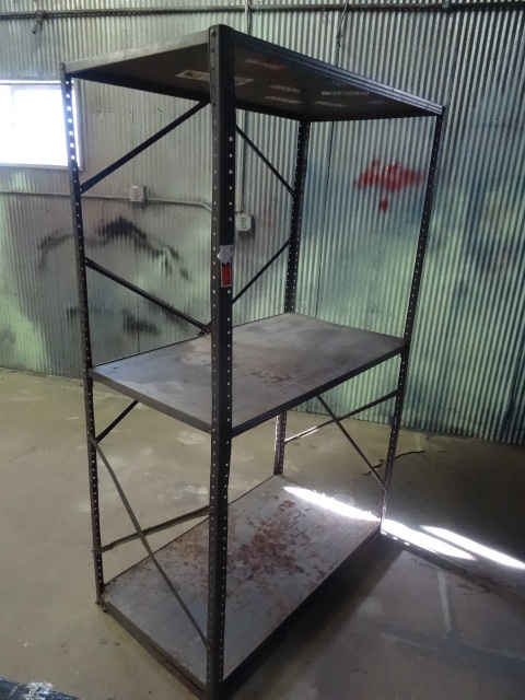 lot 115 image: Metal shelving unit. 42 x 24 x 68...