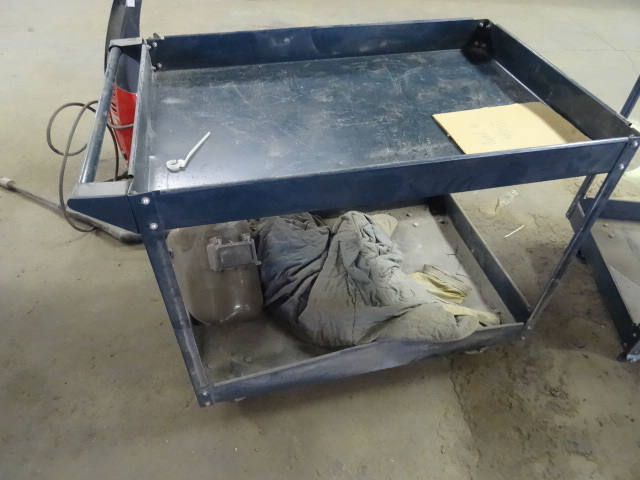lot 122 image: 24 x 36 metal shop cart...