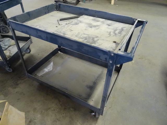 lot 123 image: 24 x 36 metal shop cart...