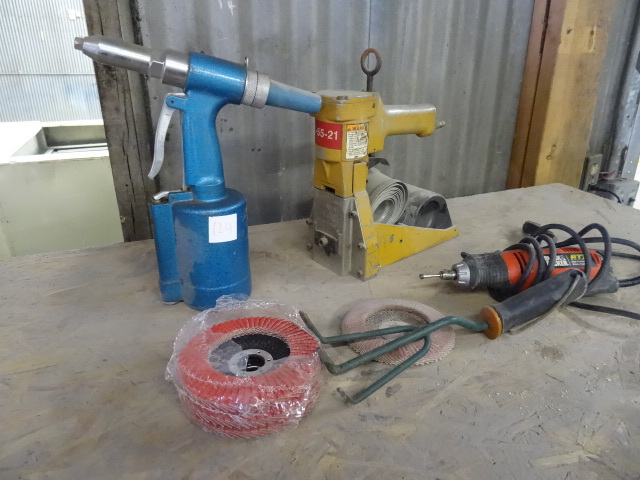 lot 124 image: Air rivet gun. Stanley box stapler....