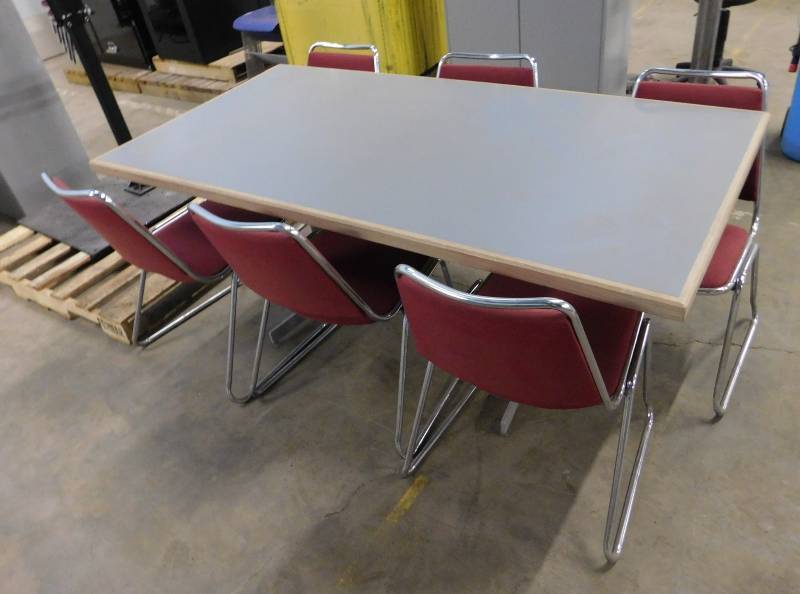 Table & Chairs