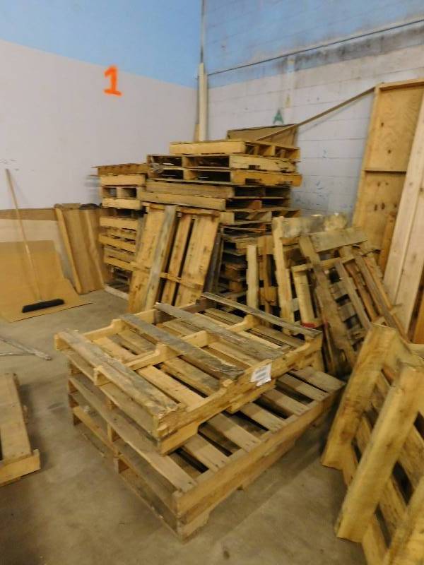 Large Lot of Pallets