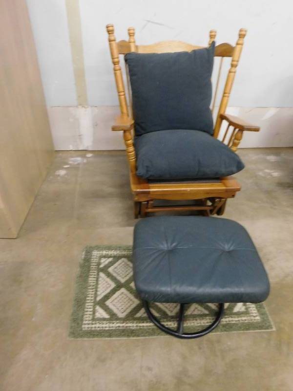 Glider Rocking Chair with Ottoman & Rug
