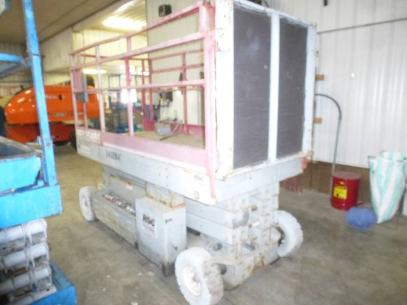 MEC 2548 Scissor Lift