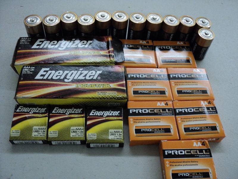 lot 81 image: batteries, 60AAA, 28AA...