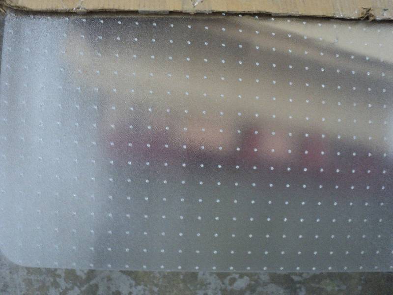 lot 122 image: floor protector, 36x50...