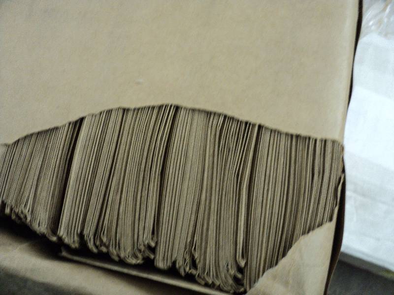 lot 133 image: 500 paper bags...