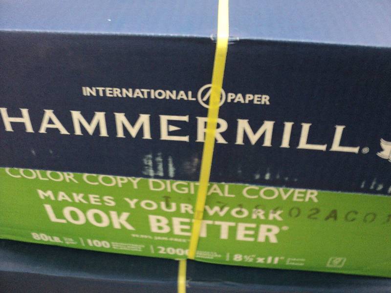 lot 165 image: Hammermill full case of 8.5x11 pape...