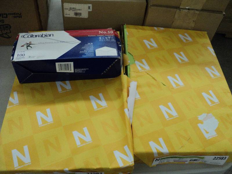 lot 196 image: 1000 sheets of green 11x17 paper an...