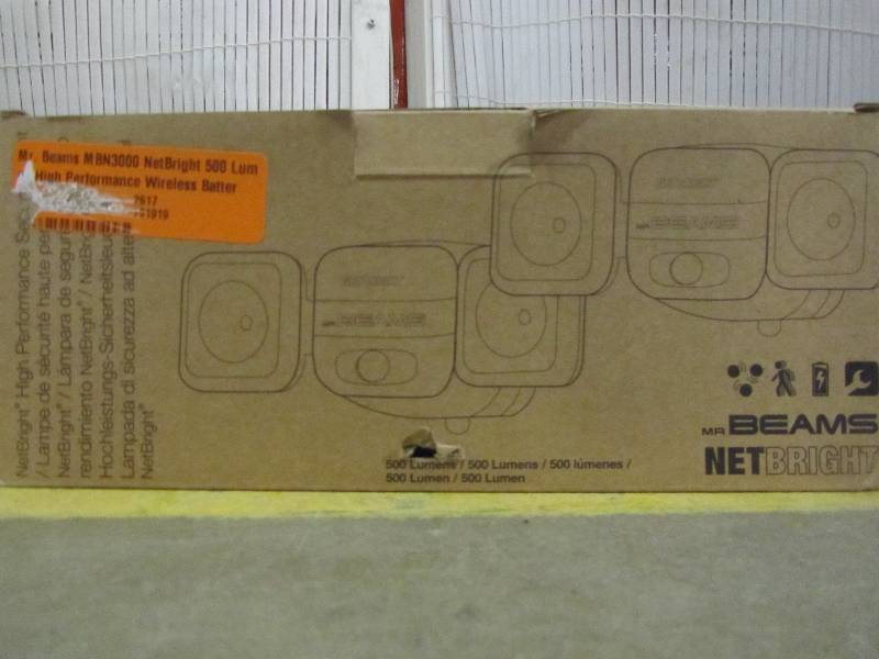 lot 28 image: Mr. Beams MBN3000 NetBright 500 Lumen High Performance Wireless Battery Powered Motion Sensing LED Dual Head Security Spotlight (2 Pack), Brown