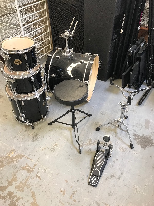 lot 810 image: LUDWIG DRUM KIT